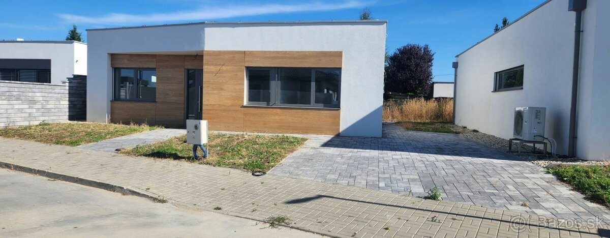 NOVOSTAVBY ZELENEČ-2-etapa moderných 4izb.rodinných domov   