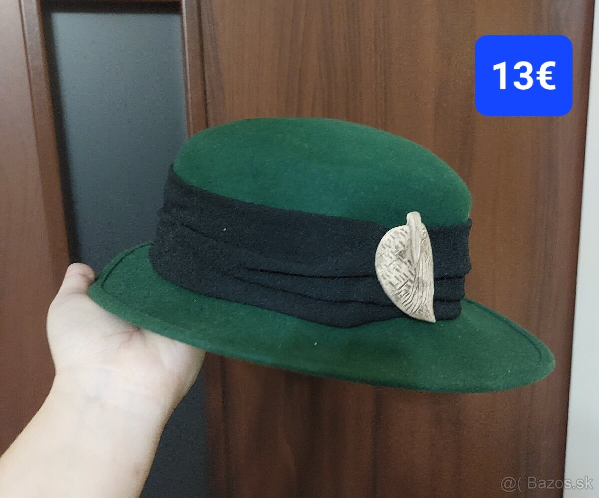 Zeleny klobuk z kraličej srsti