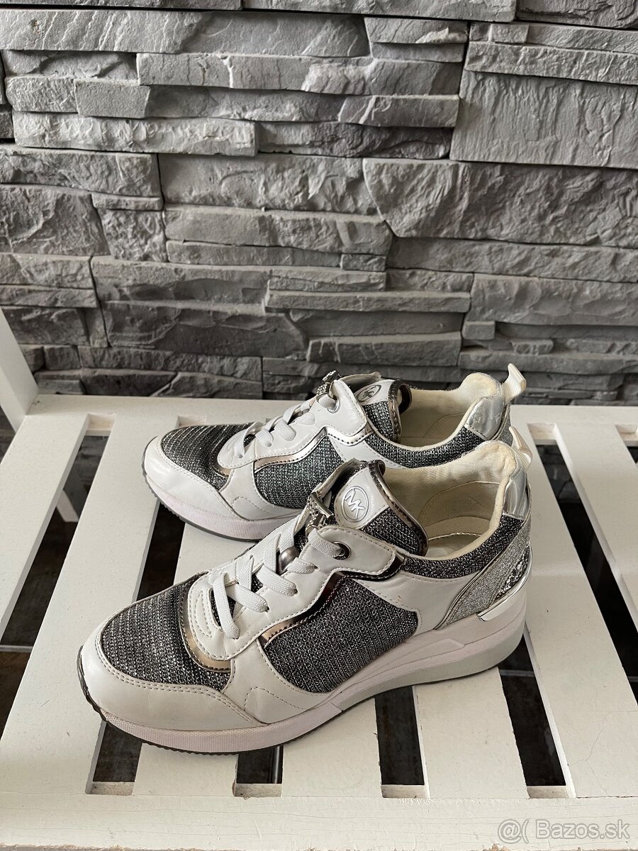 Michael Kors b.37