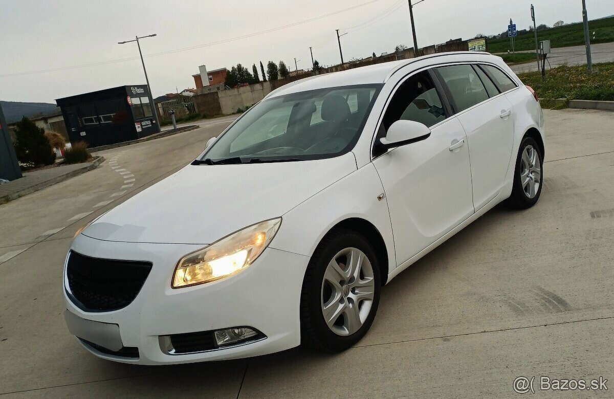 Opel Insignia Sports Tourer 2.0CDTi 96Kw R.v9/2011 M6
