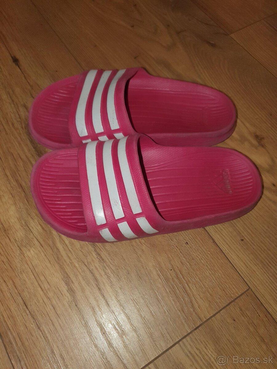 Slapky adidas 30