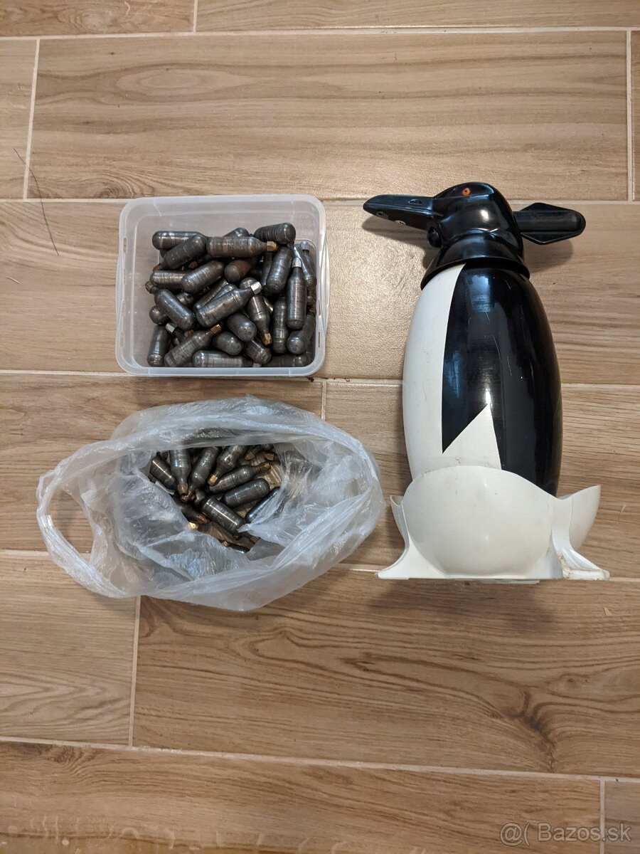 Retro Sódobar sódovač výrobník sódy Tučniak + bombicky