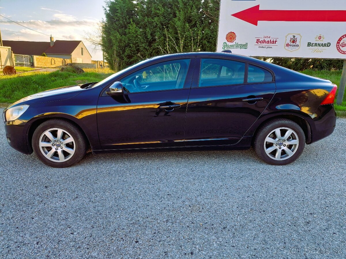 Volvo S60 2,0 D3 6kwalt automat 100kw r.v. 2013/2014 sedan