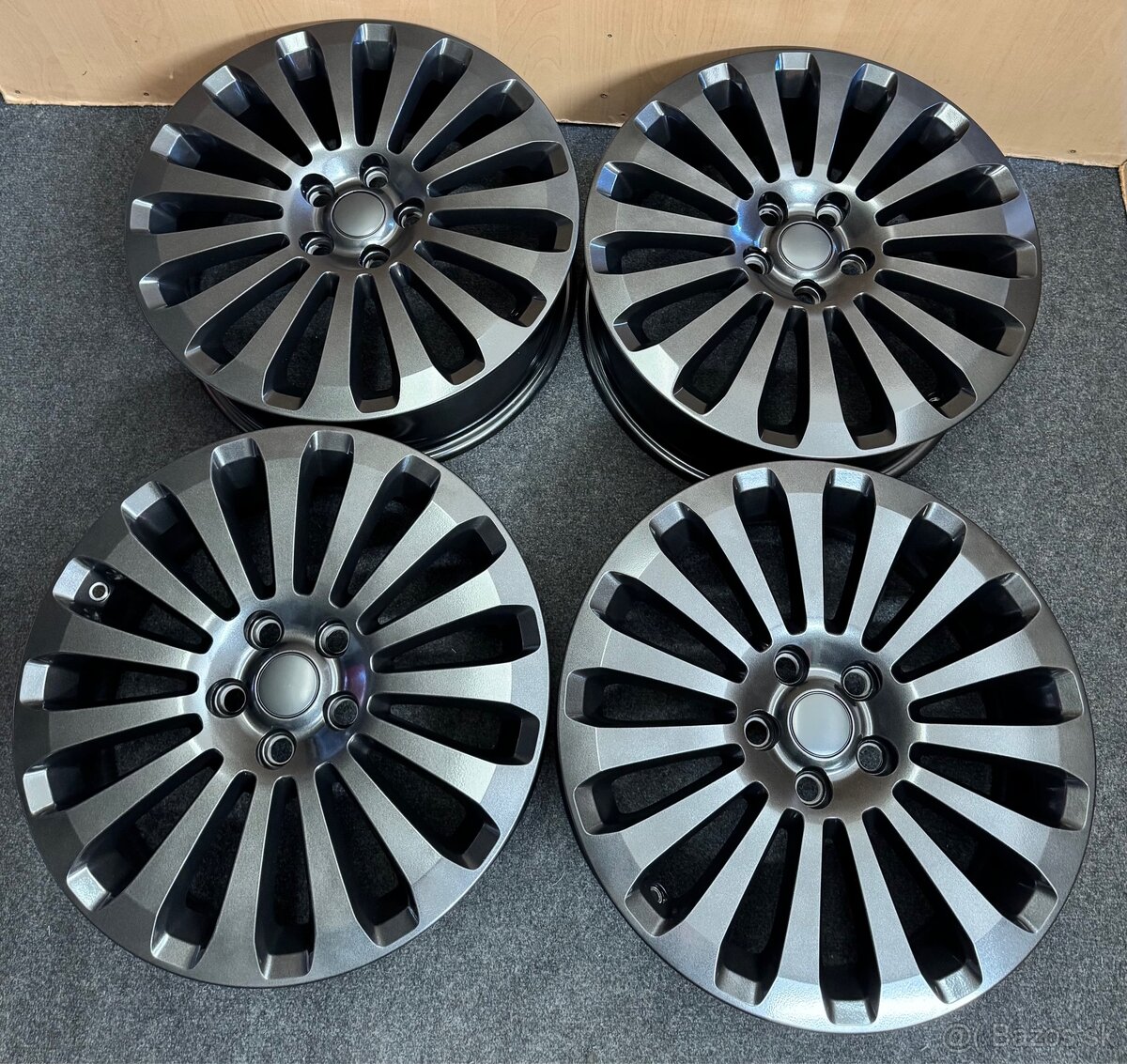 5x108 R17 Original Ford ET 50 metál gun farba
