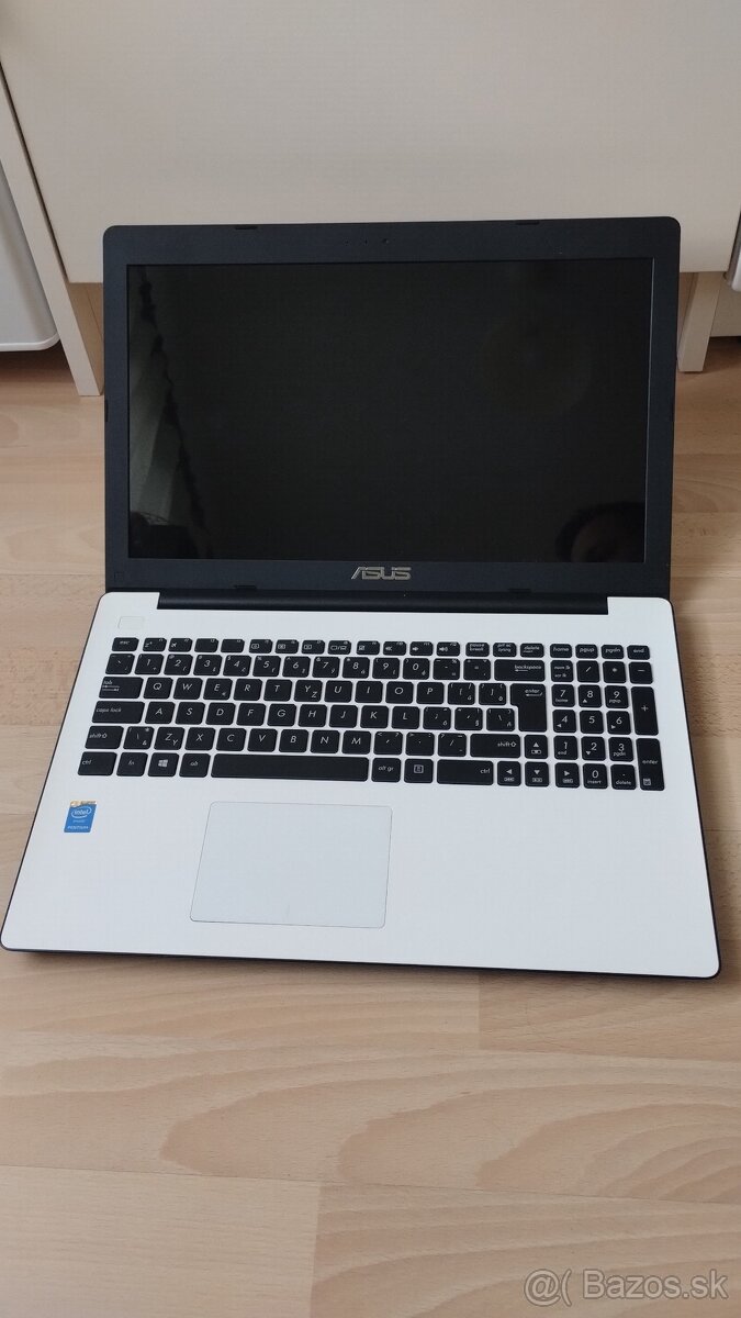 Predám notebook Asus X553M