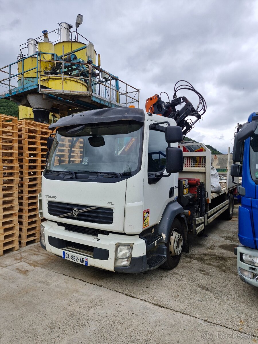 Predam volvo 240 s hydraulickou rukou
