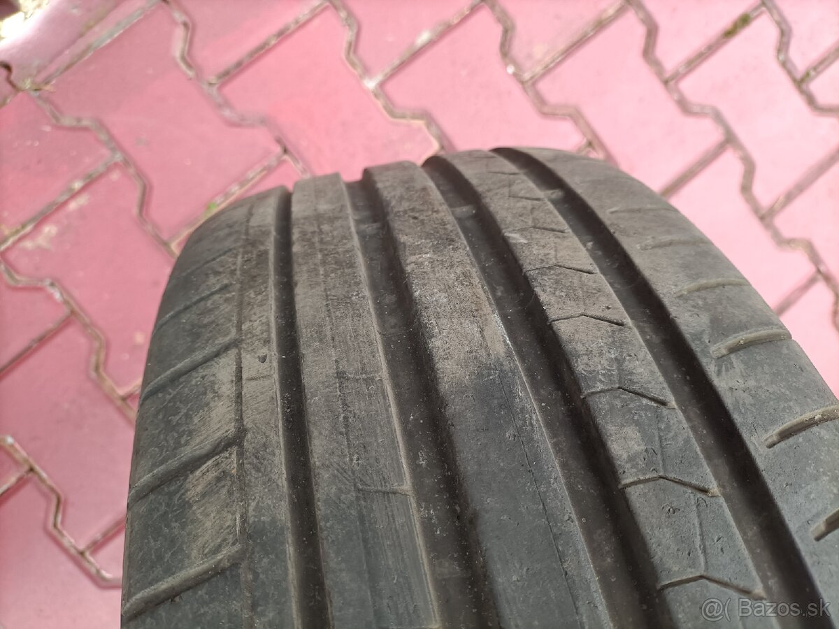 2ks letné 225/35R19 - runflat