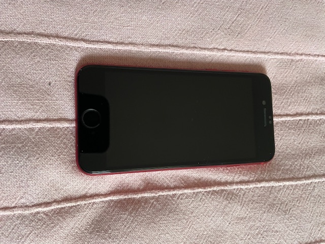 Krásny Iphone 11 red 128GB batéria 100 percent