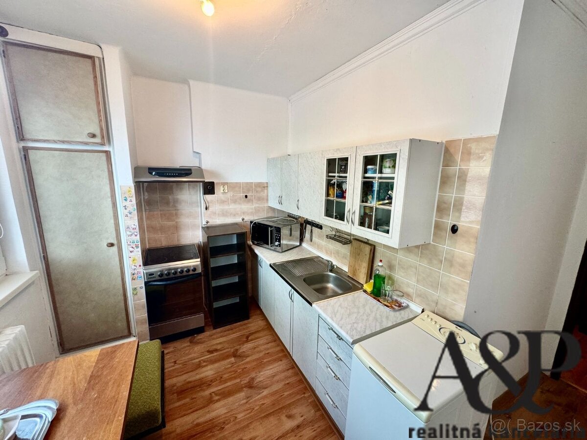 NA PREDAJ 2 IZBOVÝ BYT S LOGGIOU, 48 M2, ul. MIRKA NEŠPORA,