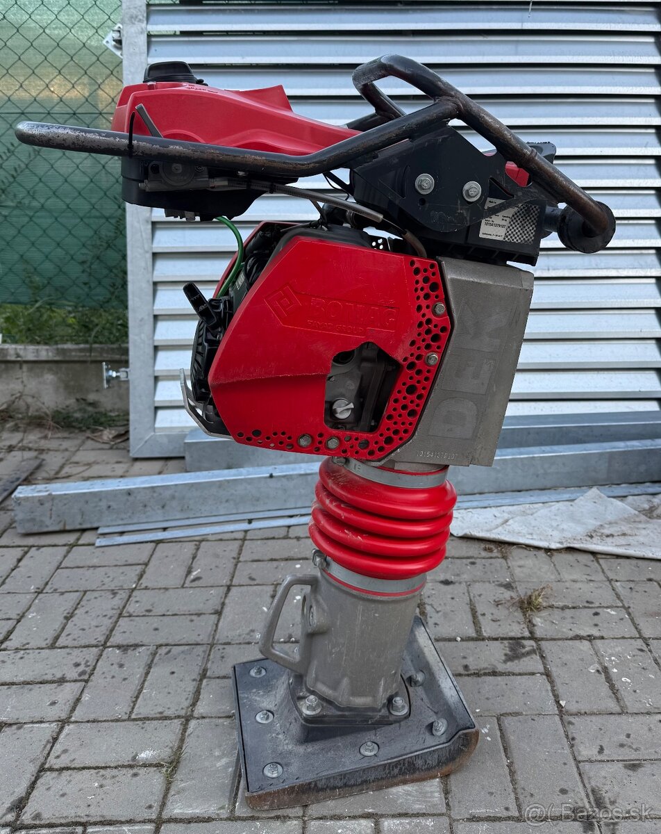 Vibračný pech BOMAG BT 65 HONDA