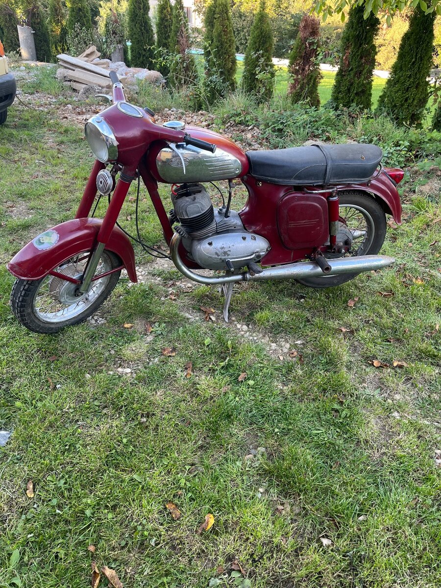 Predam Jawa 350/360 panelka r.v 1970