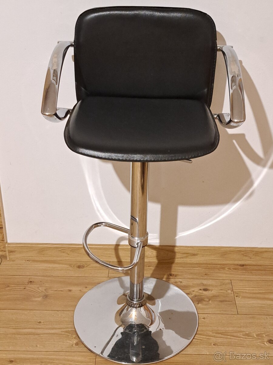 Barová stolička