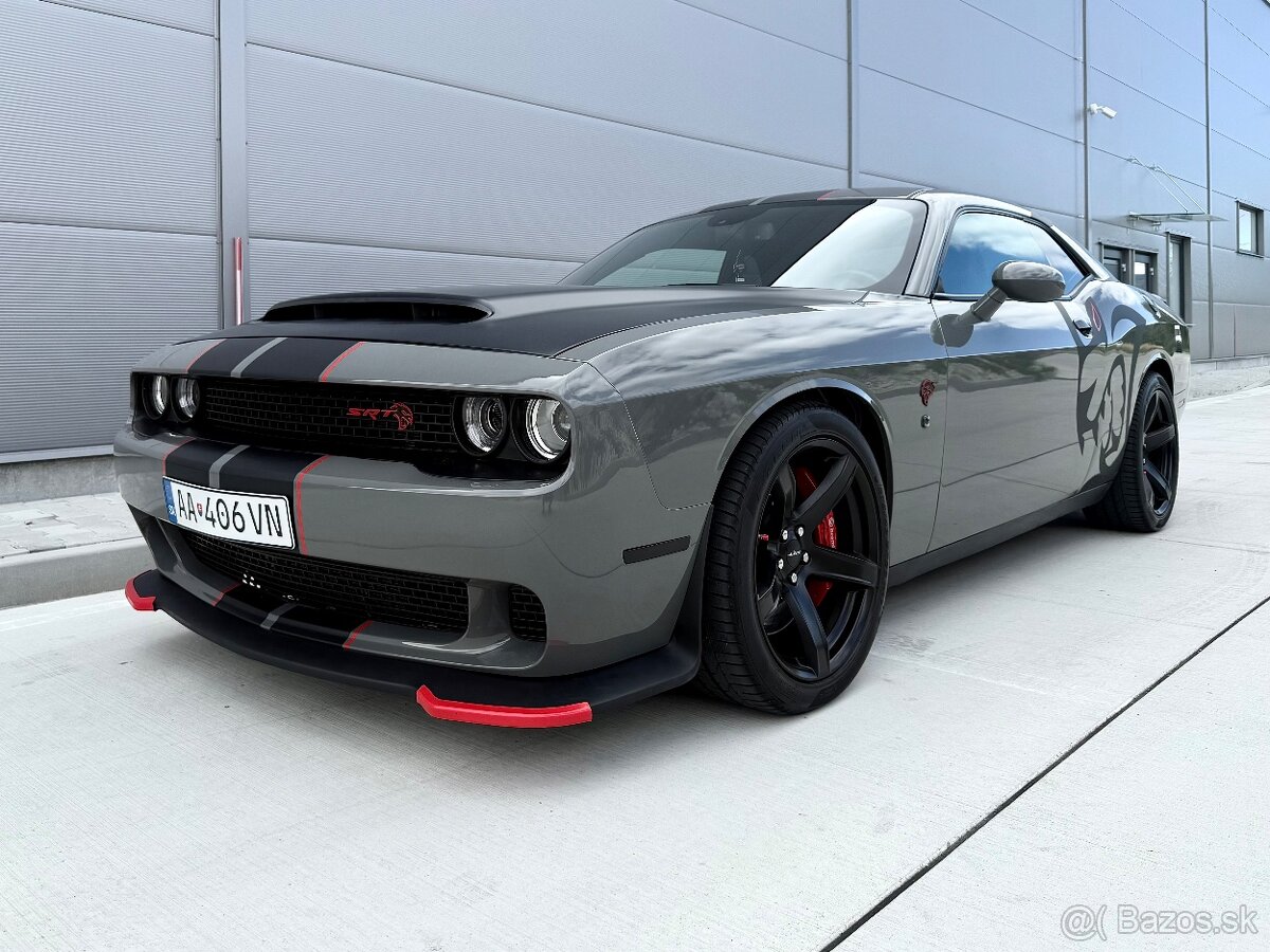 Dodge Challenger SRT Hellcat 6.2 V8 – 717 P