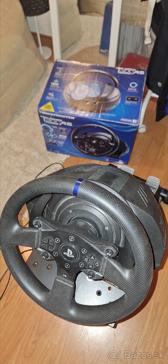 Predám volant aj servo Thrustmaster T300 RS aj so stojanom.