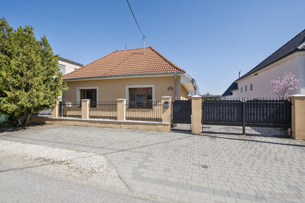 Rodinný dom s vidieckým štýlom na predaj v obci Tomášikovo