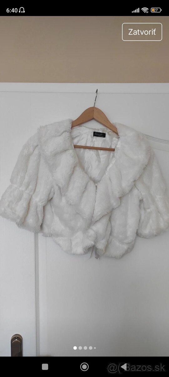 Kožušinkova bundička k šatám.