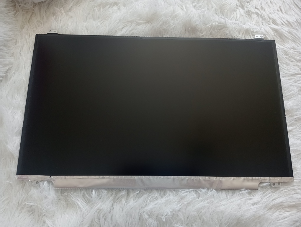 predám 17,3" LED SLIM displej LP173WF4