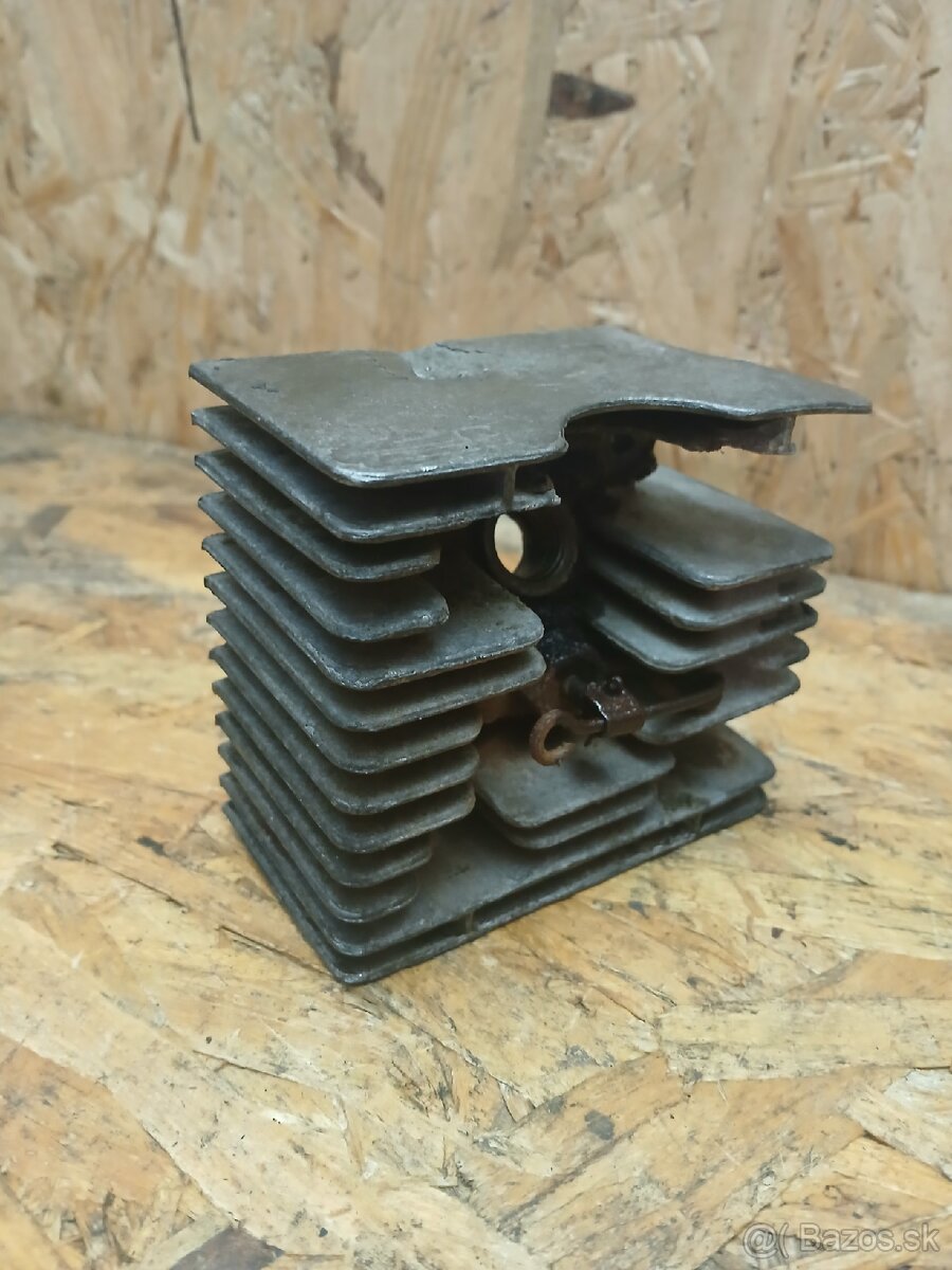 Babetta 207 hlava valca s dekompresorom