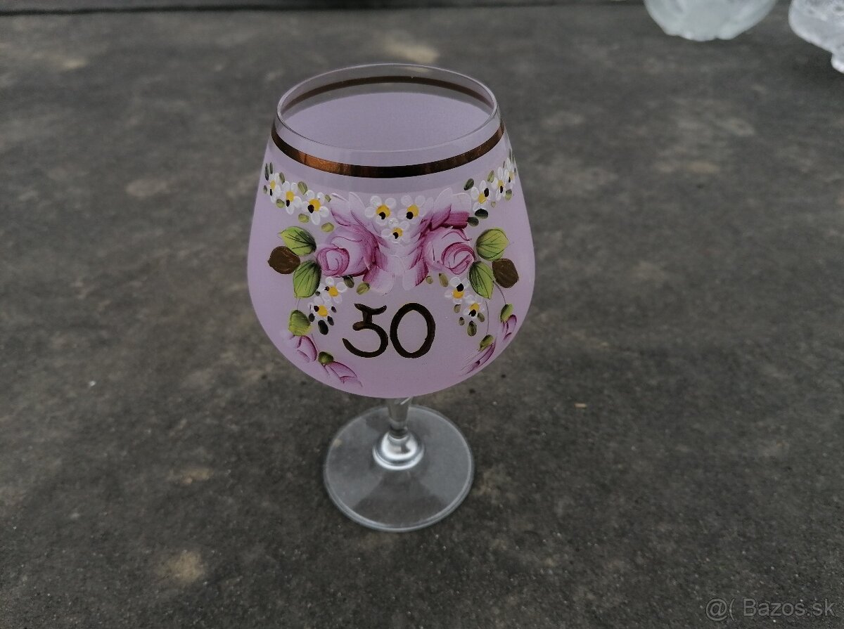 Predám sklenený pohár na 50-tku