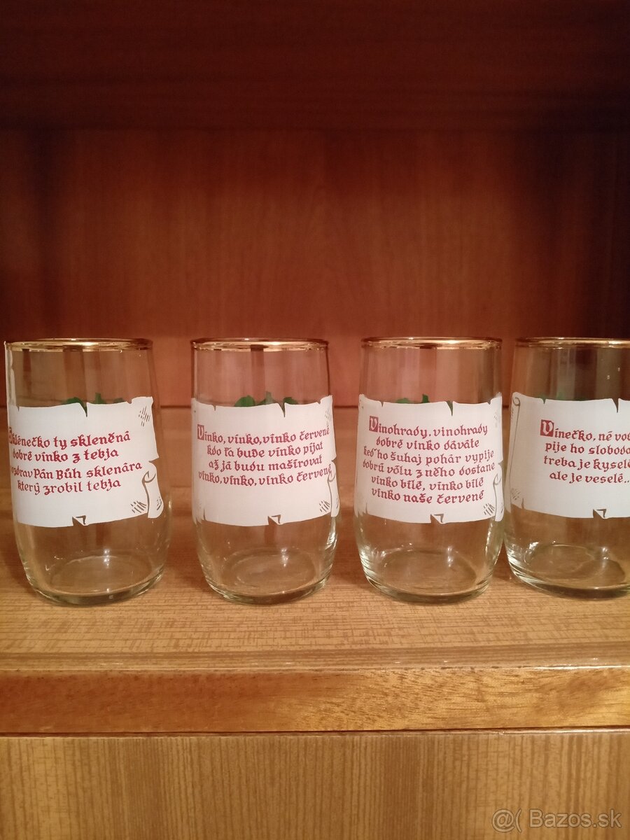 Sklenené poháre na víno