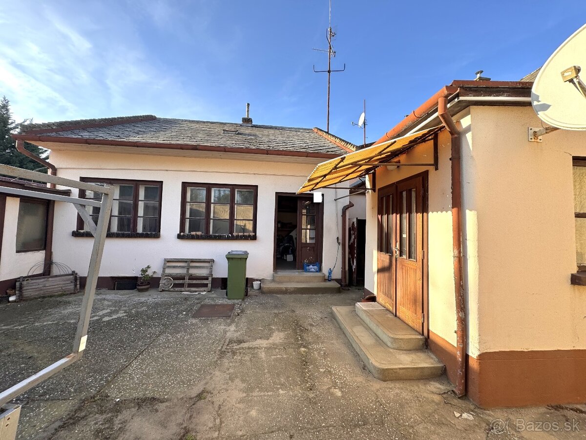 Predaj- 3i rod. dom  s garážou a letnou kuchyňou N. Zámky