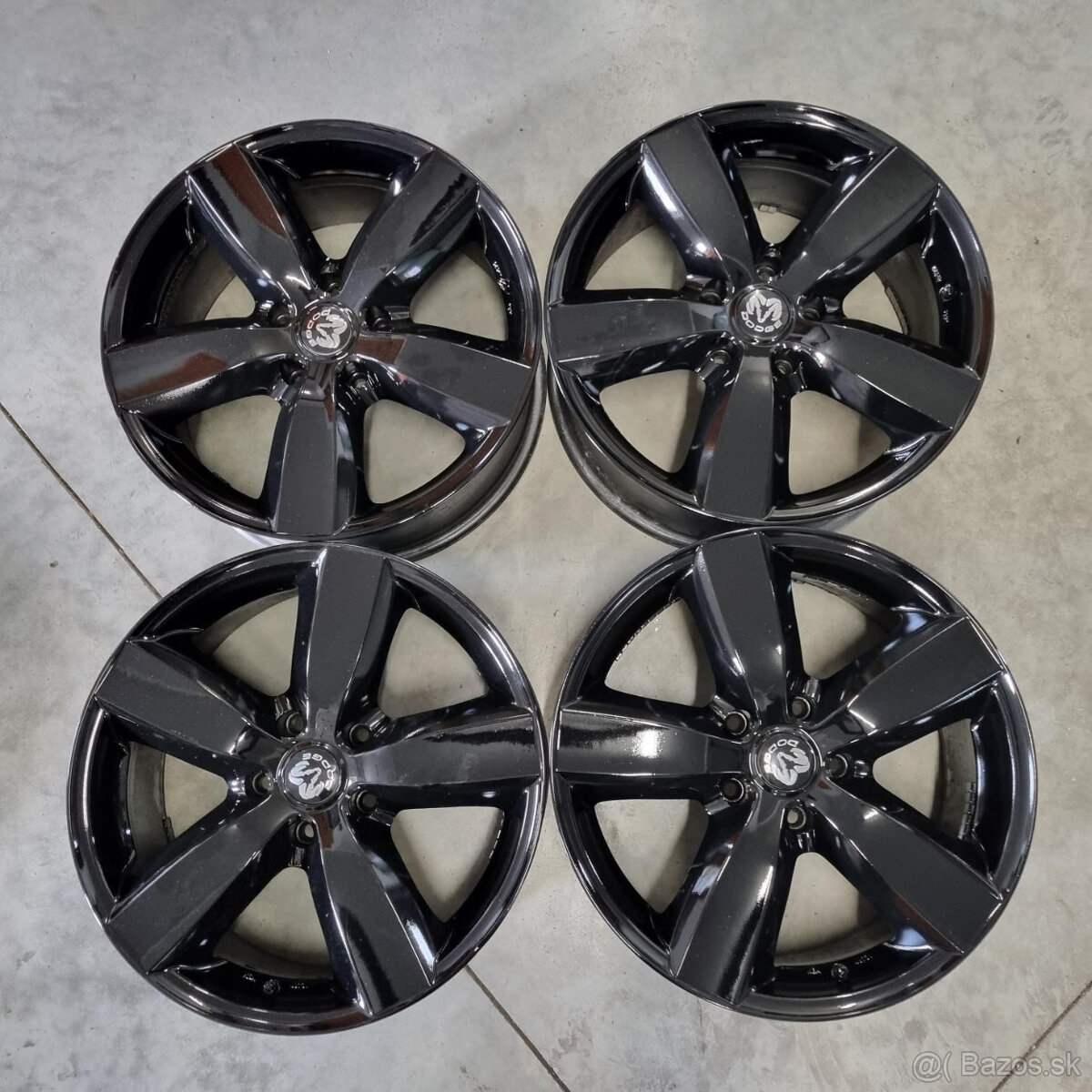 Disky DEZENT 5x127 R19 8,5J ET40