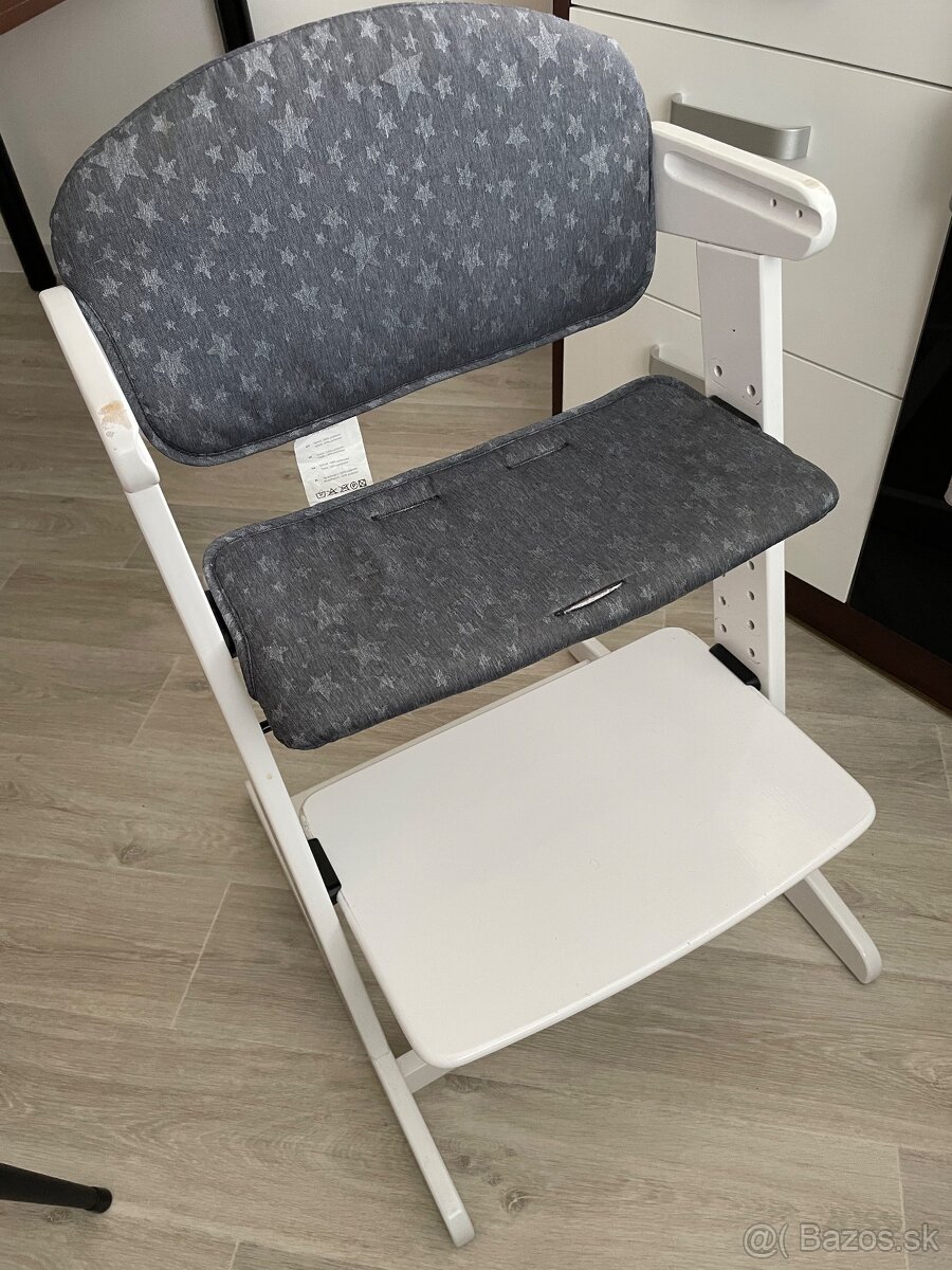 Rastúca stolička drevená Zopa