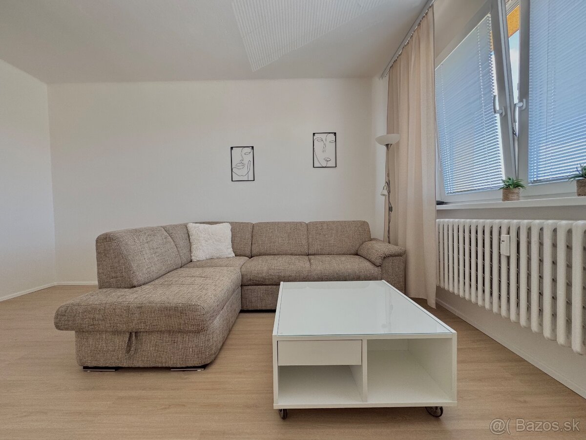 Prenájom 2-izbového bytu (2+1), 50 m² – Skalica