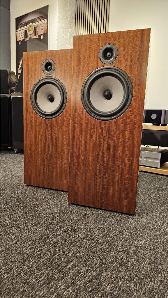 DeVore Orangutan 93