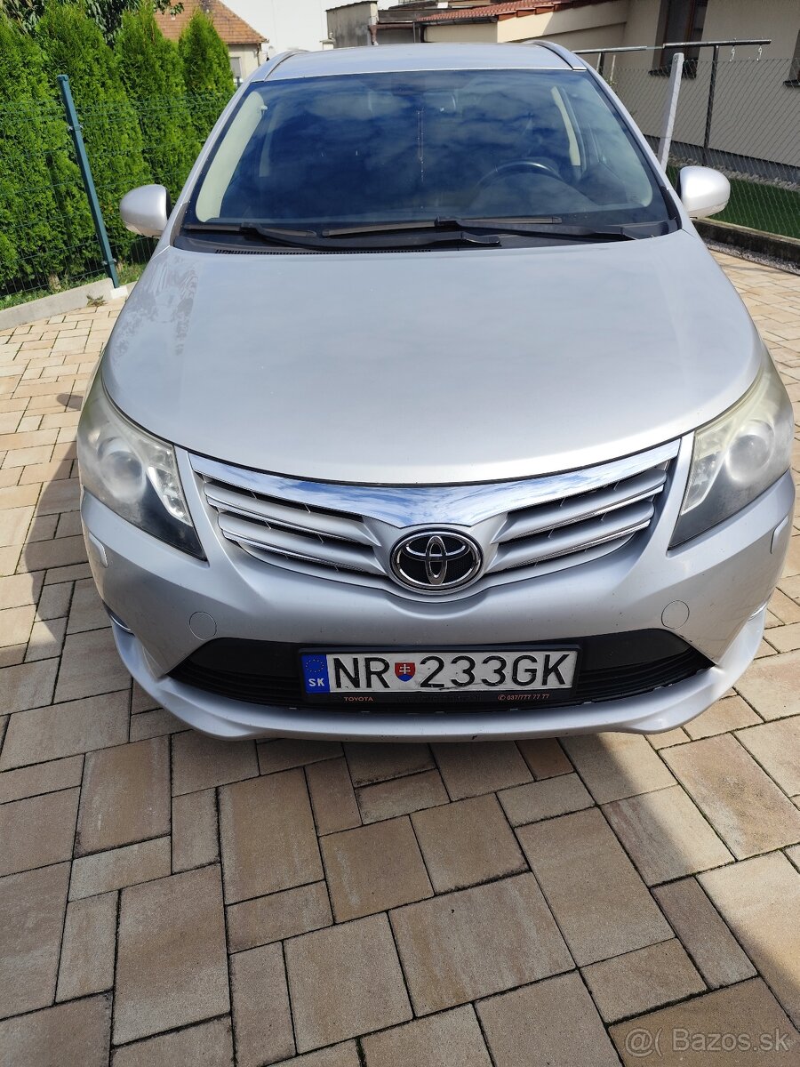 Toyota Avensis Combi Avensis kombi 2.0l D-4D Business+ 93kW/