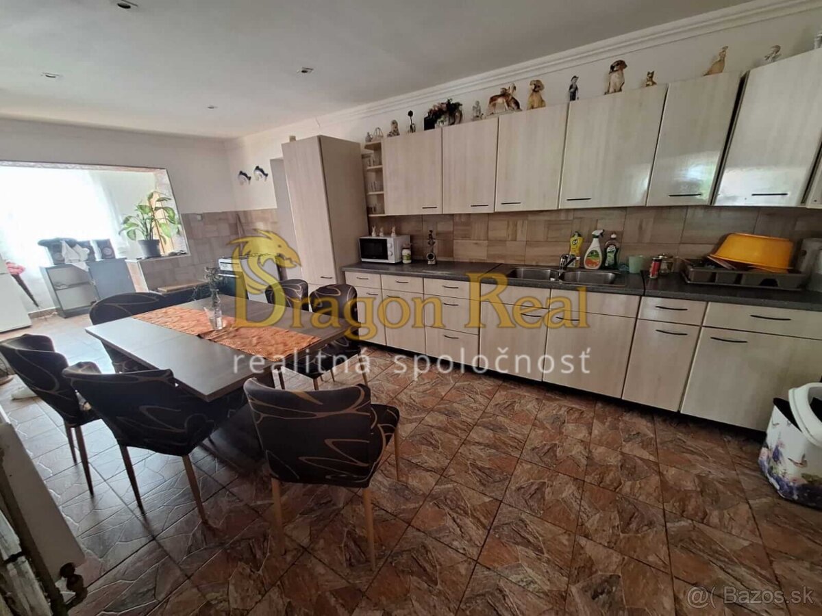 PREDAJ – Rodinný dom s altánkom – DRAHŇOV okr. Michalovce