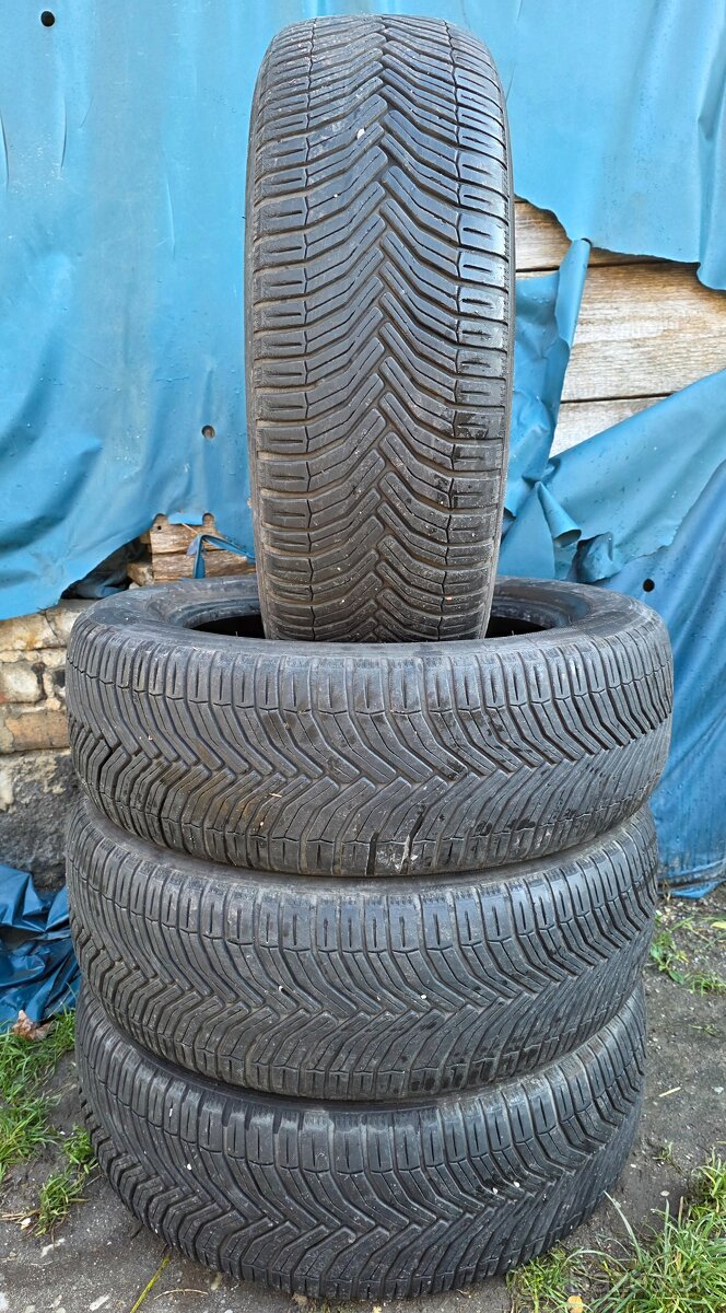 Ponúkame 4 zimné pneumatiky Michelin Crosclimat 215/60 R17