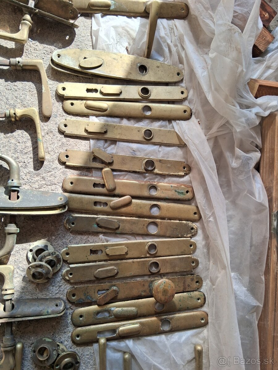 Predam mosadzne kĺučky