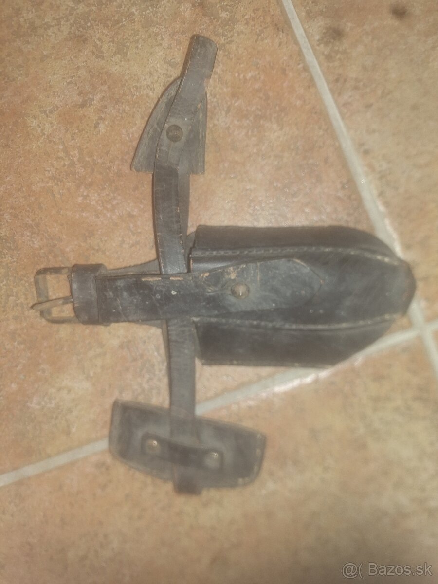 Predám obal na starú hasicsku sekeru