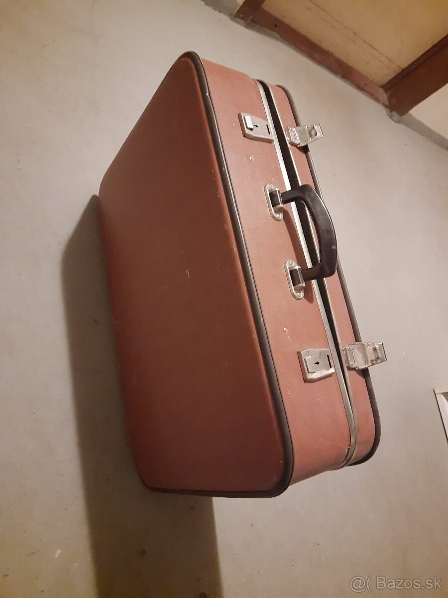 cestovný kufor