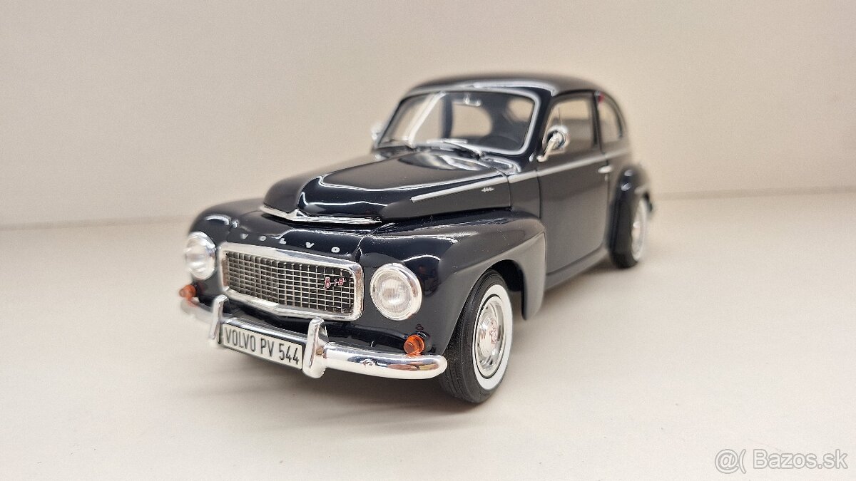 1:18 VOLVO PV544