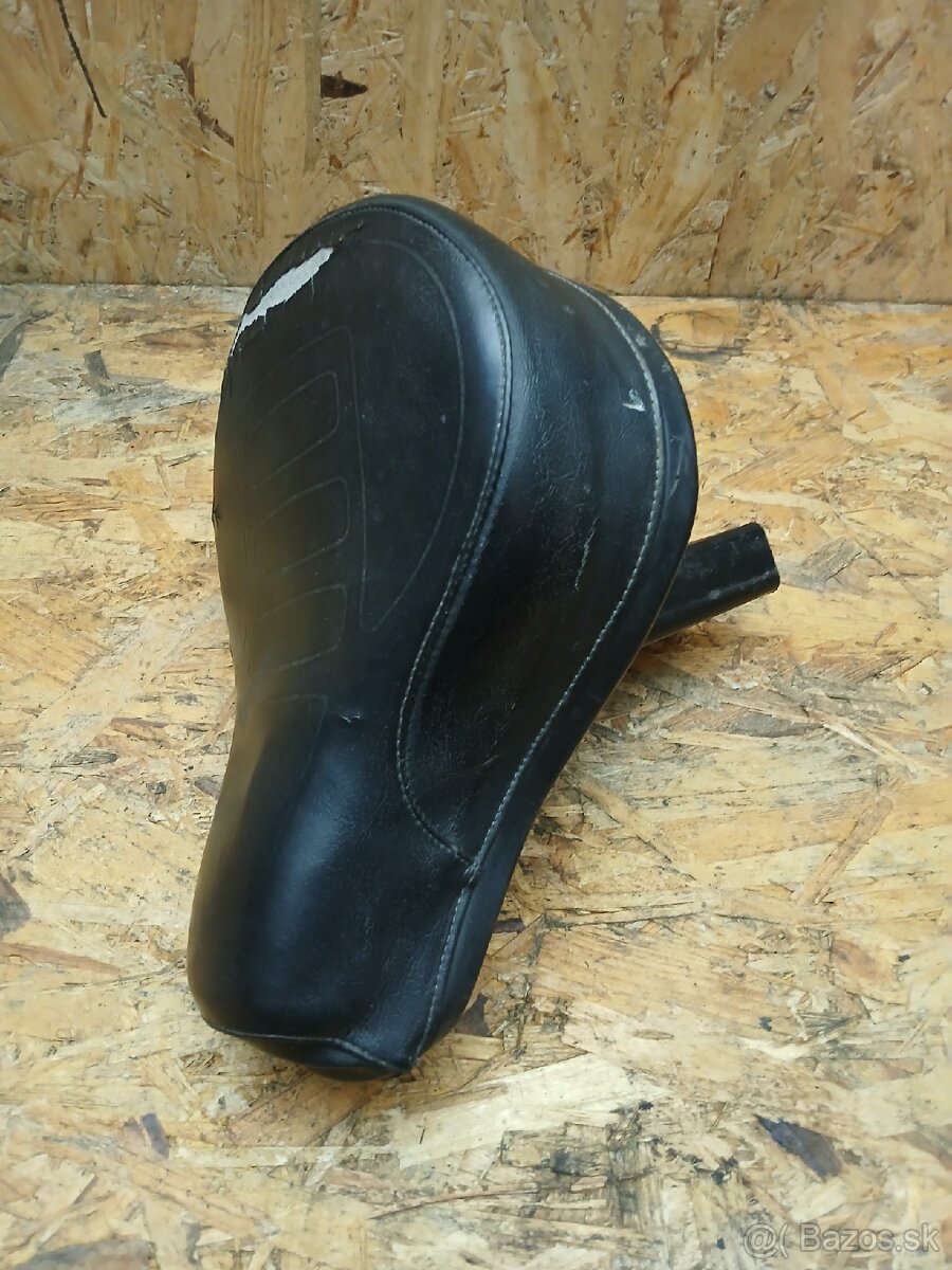 Babetta 210 sedadlo