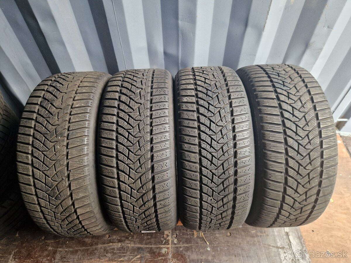 235/45 R18 Dunlop WinterSport 5
