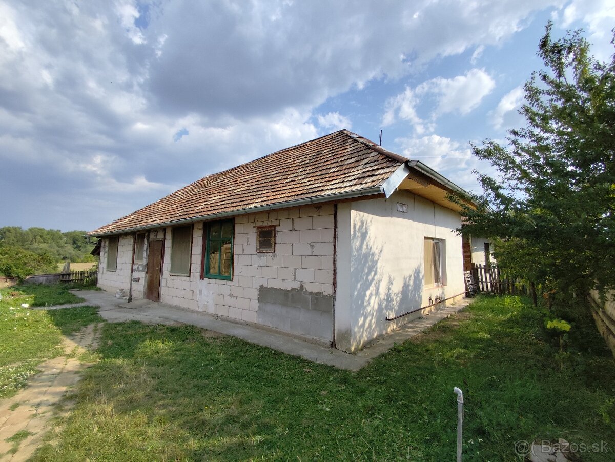 Lacný dom v Čate - v dome rekonštrukcia