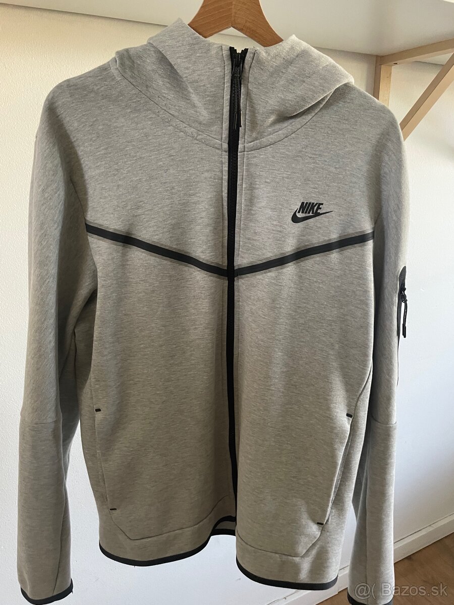 Nike TECH Fleece