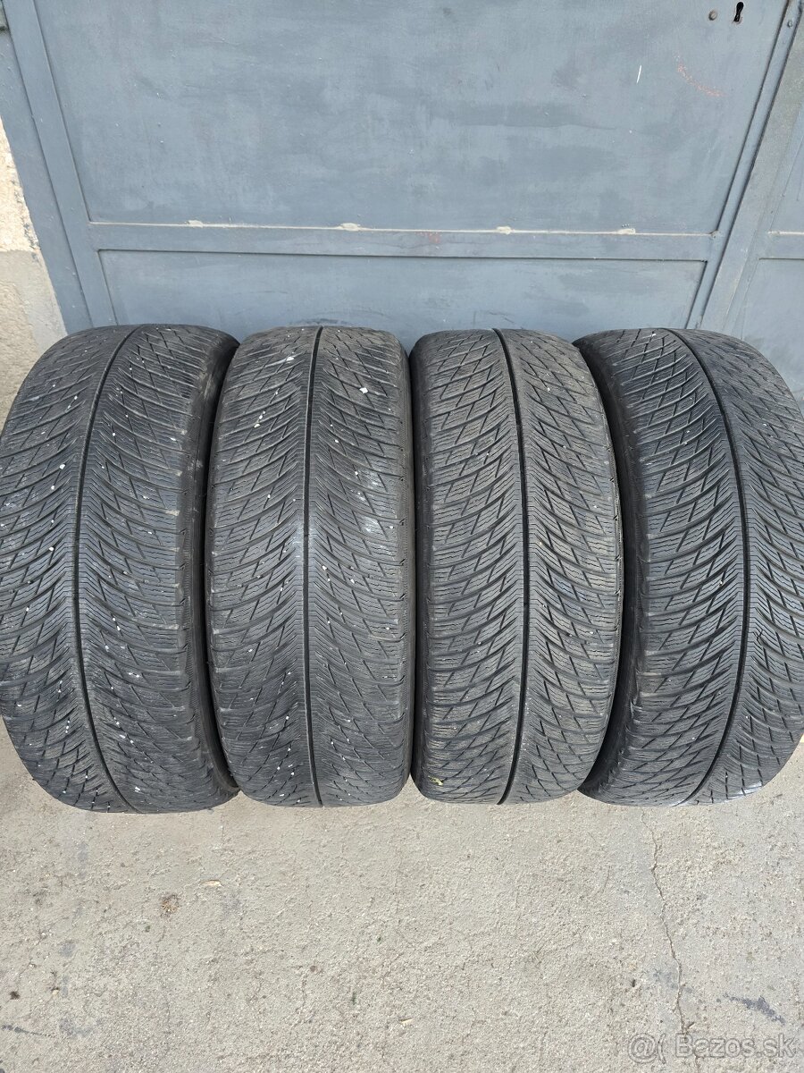235/50r19 michelin