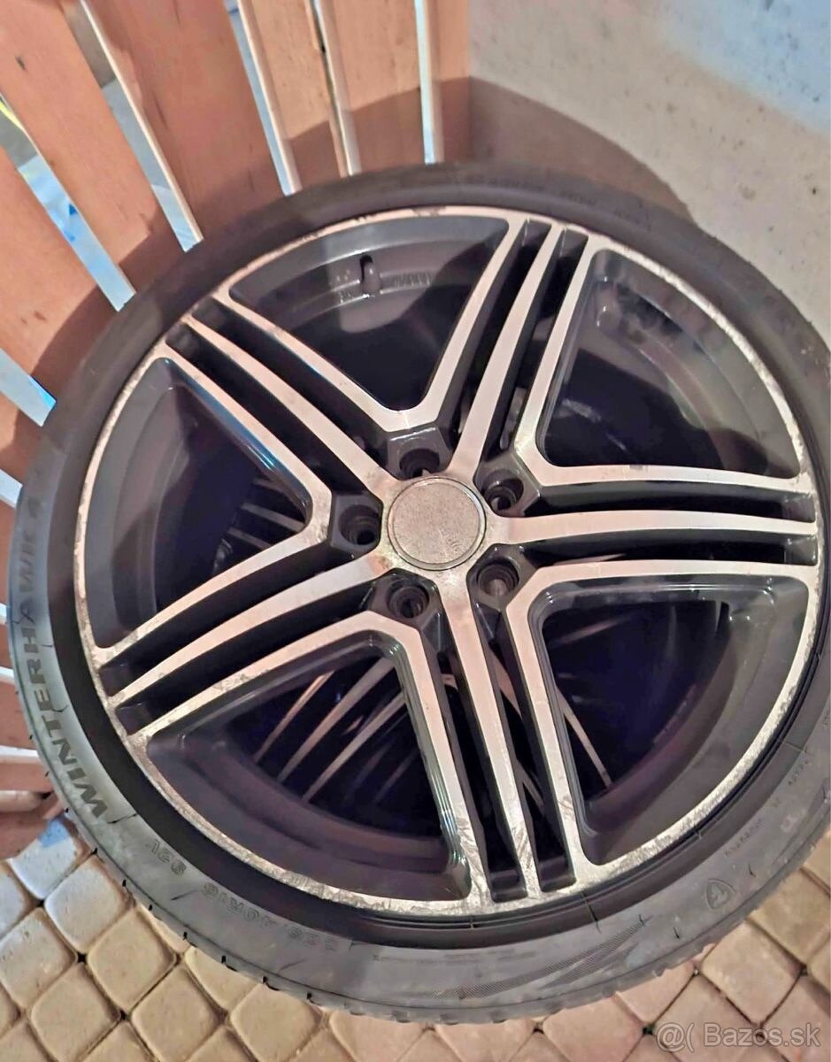 Zimna sada Wheelworld 5x112 225/40 R18