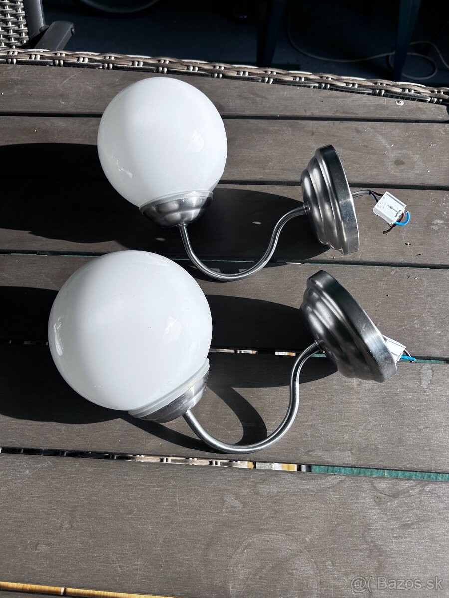 Ikea dve svietidla na stenu