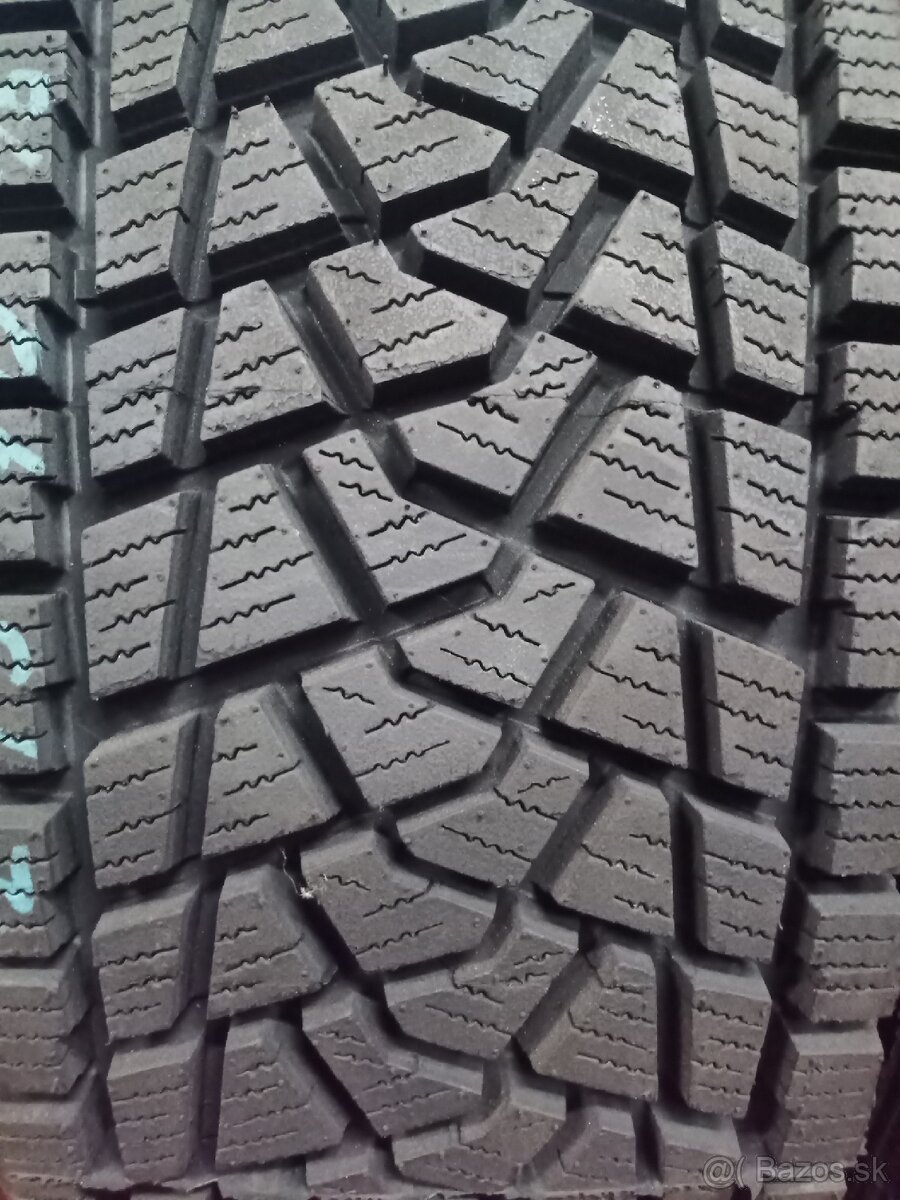 215/70 R16 100 T Ice Špeciál  M+S.
Cena 65 Euro kus