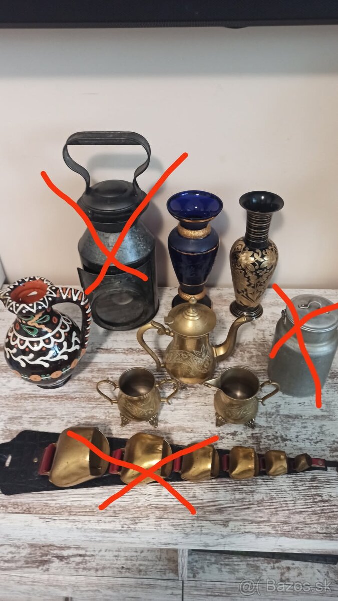 Starožitnosti -vazy,knihy, fotoaparát