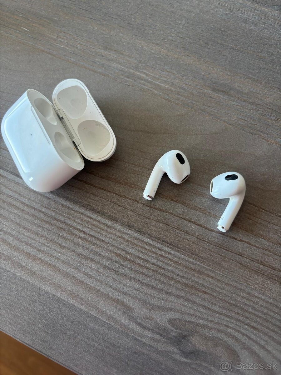 Apple Airpods 3 (bezdrôtové nabíjanie)