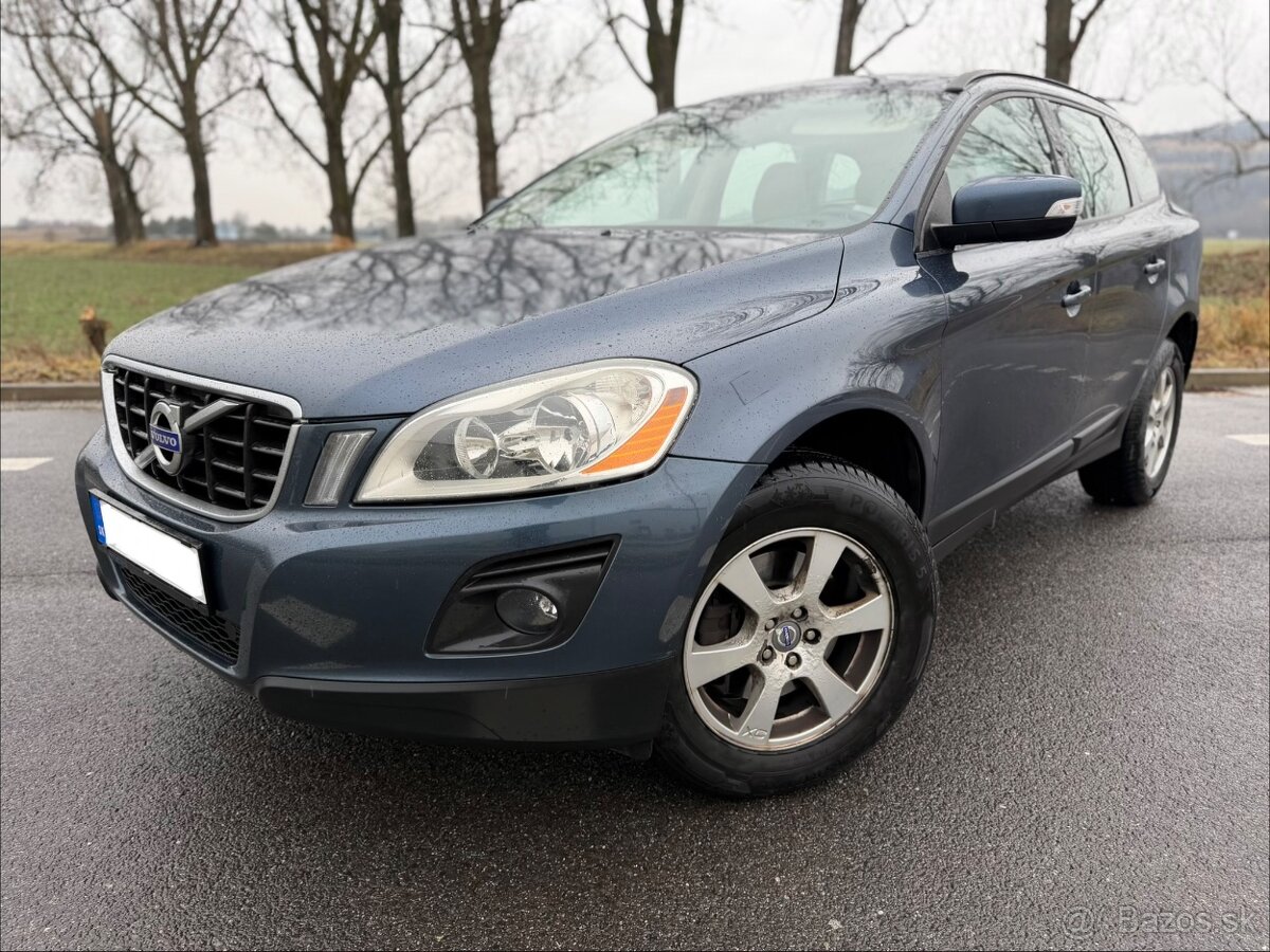 Volvo XC60 2.4D AWD Nová STK