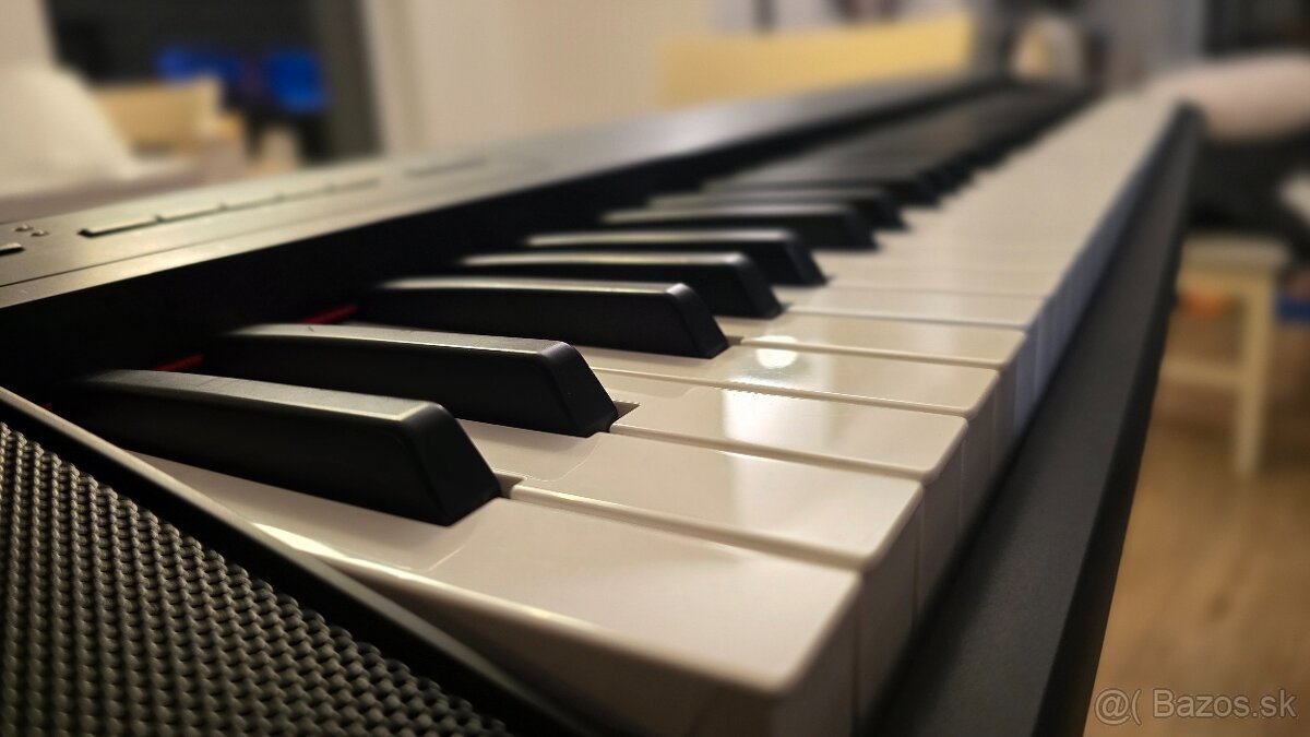 Digitálne piáno Yamaha piaggero NP-12B