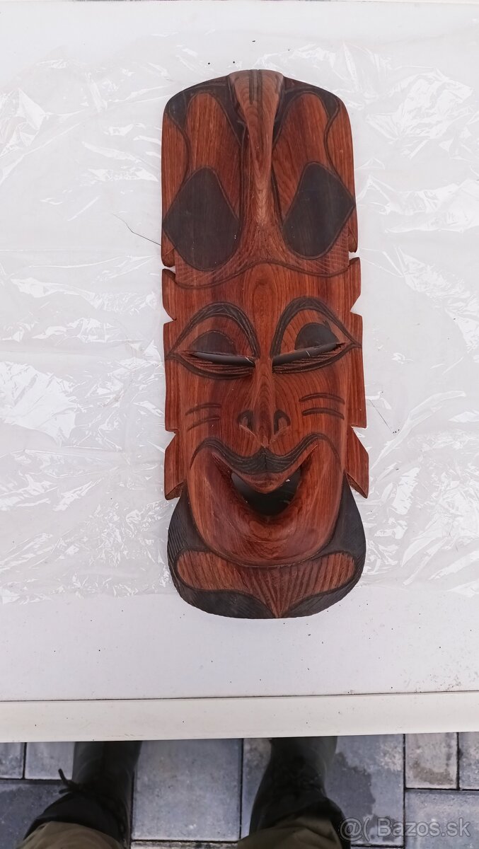 Drevená maska