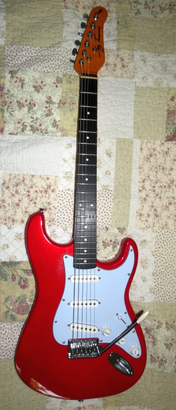 Predám elektrickú gitaru Stratocaster s obalom